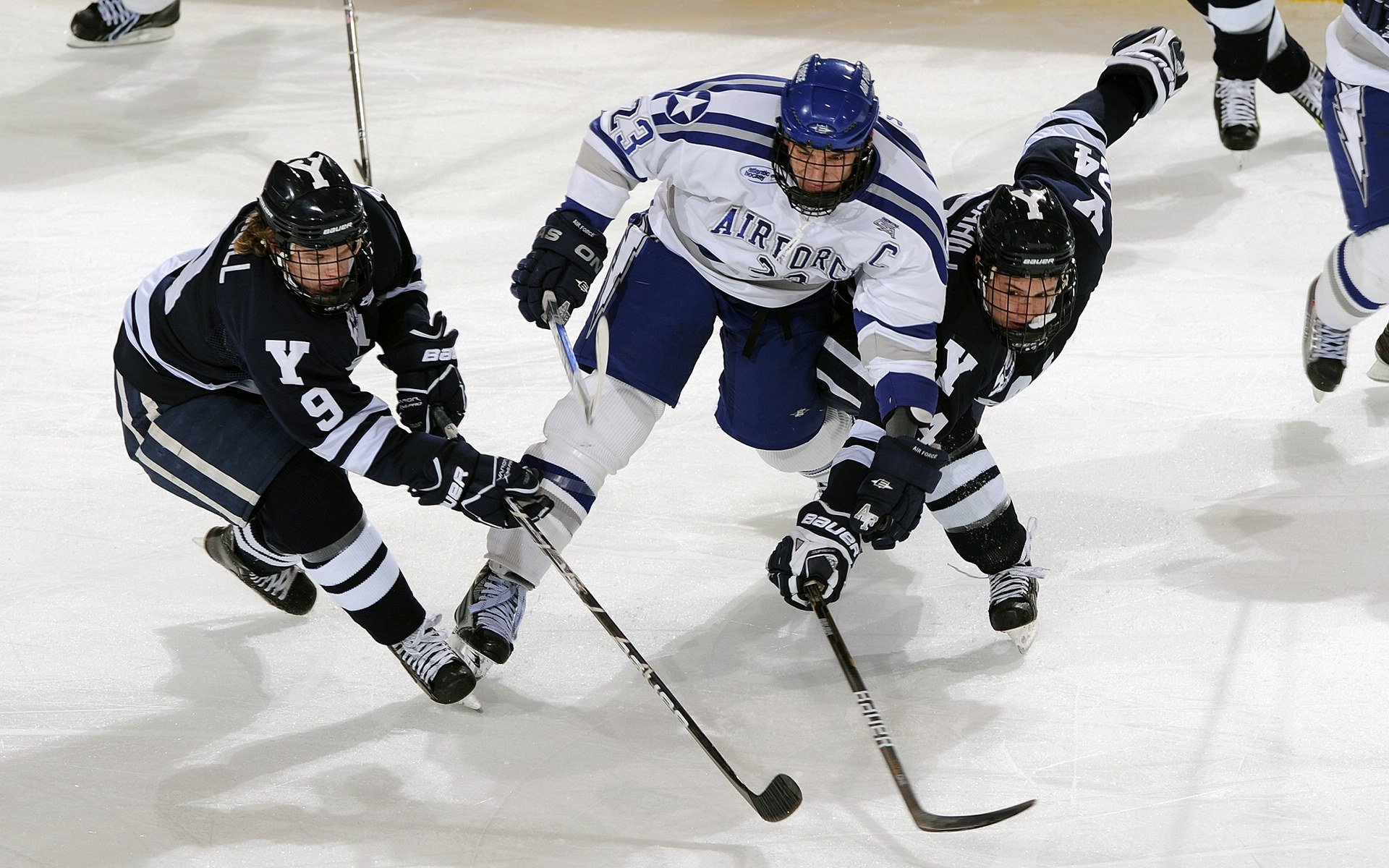 德甲球队在高强度对抗中体能衰减与失误率的关系研究